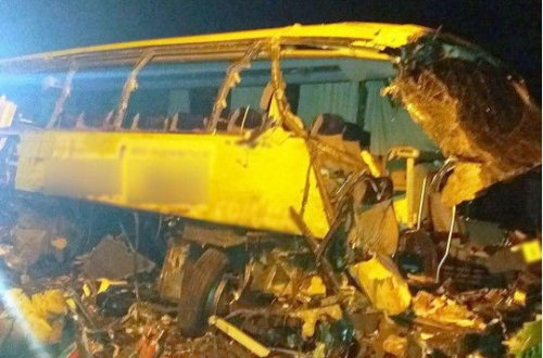 Qarşı zolağa keçən avtobus ağır qəza törətdi: Üç ölü, 16 yaralı - FOTO