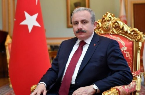 Спикер Великого национального собрания Турции прибыл с визитом в Азербайджан