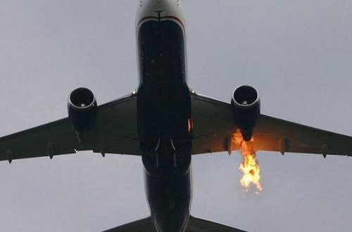 Təyyarənin mühərriki alışdı - Məcburi eniş