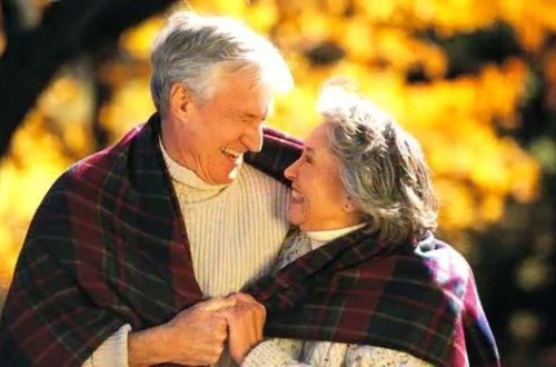 70 il evli olan cütlük eyni gündə dünyadan köçdü