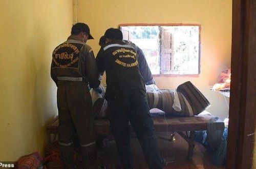 Mobil telefonda oyun oynayan din xadimini cərəyan vurdu - FOTO