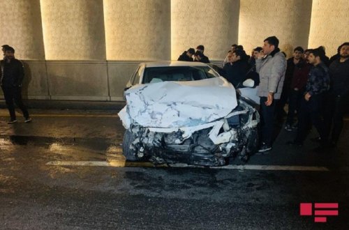 Bakıda Atatürk prospektindəki tuneldə ağır qəza - VİDEO