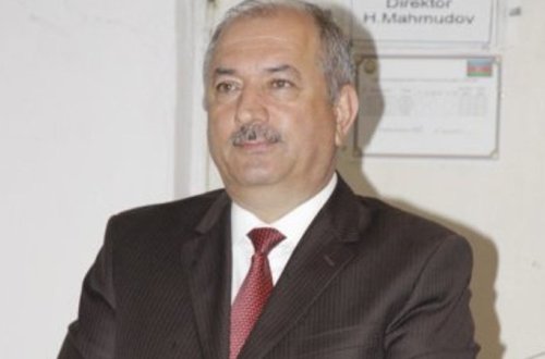 İcra başçısı başına çətir tutdurdu - Müzakirəyə çevrildi - FOTO