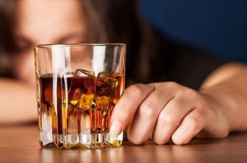 Названы лучшие методы борьбы с алкогольным отравлением