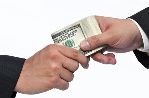 Azərbaycan vətəndaşından rüşvət alan gürcü məmur saxlanıldı