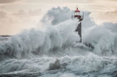 Из-за шторма Корсика изолирована от континентальной Франции