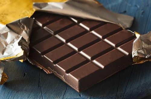 Şokolad üçün mağazaya bıçaqla hücum etdilər