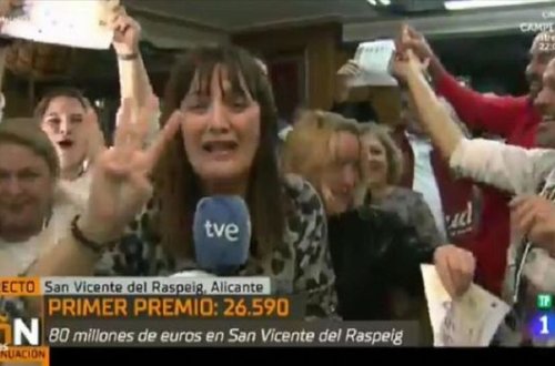 Ведущая, выигравшая в лотерею, уволилась в прямом эфире - ВИДЕО