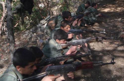 PKK Türkiyə əsgərlərinin üstünə uşaqları göndərir