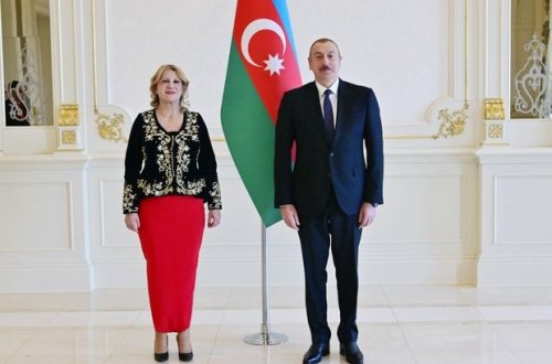 Президент принял верительные грамоты нового посла Алжира - ФОТО