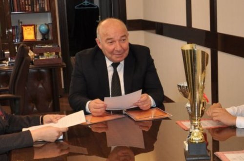 İcra başçısı dörd vəzifəli şəxsi işdən çıxardı