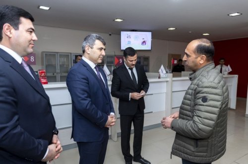 Kənd Təsərrüfatı naziri İnam Kərimov Xaçmazda vətəndaşları qəbul edib