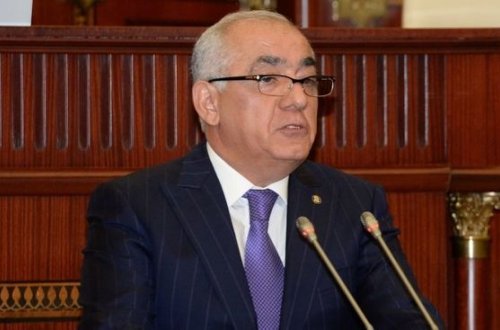 Əli Əsədov Artur Rasizadənin qərarını dəyişdirdi