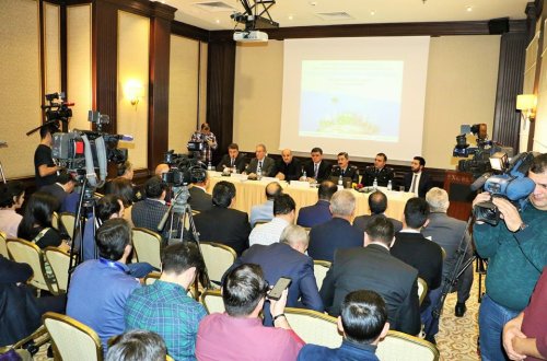 Ekoloji təmiz avtomobillərin Azərbaycana gətirilməsinə güzəşt edilməlidir - İctimai müzakirə keçirildi - FOTO-VİDEO