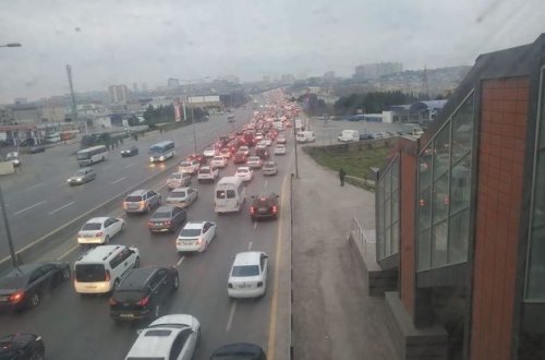 Bakı-Sumqayıt yolunda yenə tıxac yarandı - FOTO