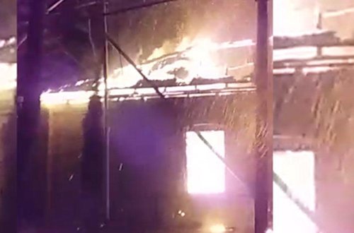 Azərbaycanda seçki məntəqəsi yandı - VİDEO