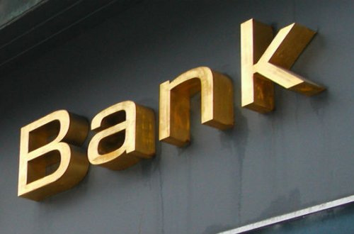 Borclu olduğu bankı qarət etdi - Video