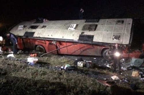 Перевернулся рейсовый автобус Москва-Тбилиси: есть погибшие и раненые - ВИДЕО