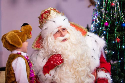 Şaxta baba bağçada uşaqlara hədiyyə paylayarkən öldü