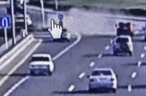 Bakıda dördüncü zolaqdan geriyə dönmək istədi, dəhşətli qəza törətdi - ANBAAN VİDEO