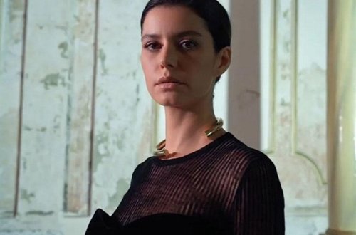 Beren Saatdan uşaq açıqlaması: 