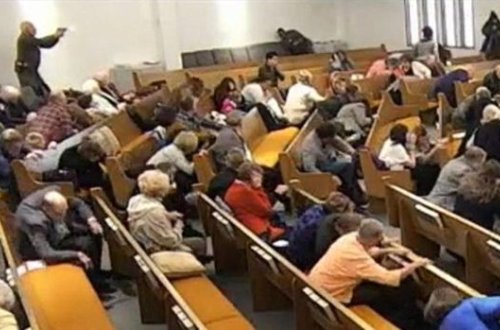 ABŞ-da kilsəyə silahlı hücumun görüntüləri yayıldı - VİDEO