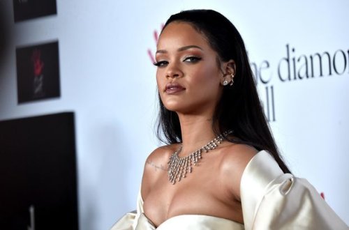 Rihannanın bu görüntüləri səs-küyə səbəb oldu - FOTO