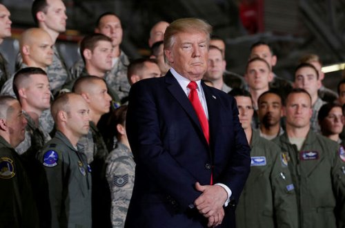 Trampın hərbi qərarlar vermək hüququ məhdudlaşdırıla bilər