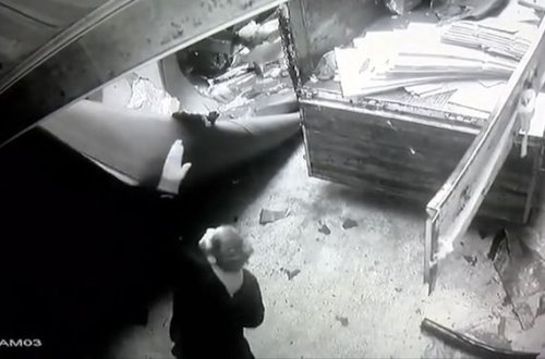 Fəhlələr ölümdən son anda xilas oldu - VİDEO