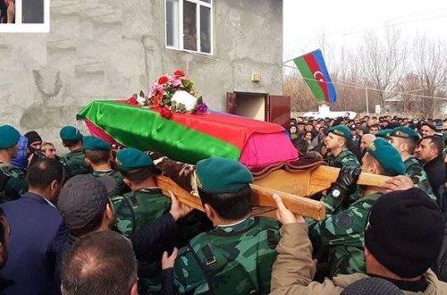 Şəhidimizin dəfn mərasimi başladı - YENİLƏNİB + FOTO