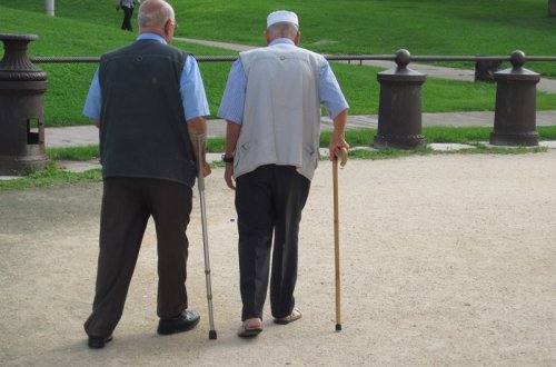 Azərbaycanda bu yaş kateqoriyasında olan şəxslər ayın 1-dən yaşa görə müavinət hüququ qazanıb