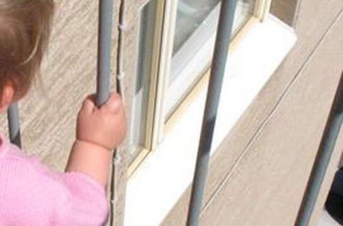 Ребенок насмерть замерз на балконе