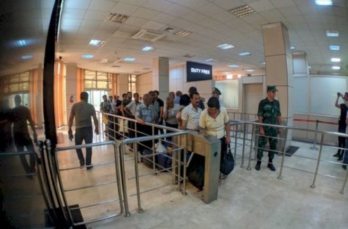 Ekspert gömrükdə başına gələnlərdən danışdı: “Dirəşir ki, yox, əvvəl sənədlər...”