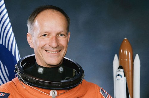 МИД Азербайджана исключил имя швейцарского космонавта из списка нежелательных лиц