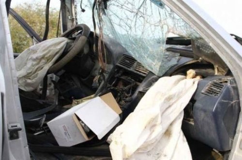 Salyanda mikroavtobus aşdı: Xəsarət alanlar var