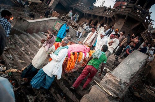 Женщина очнулась во время собственных похорон