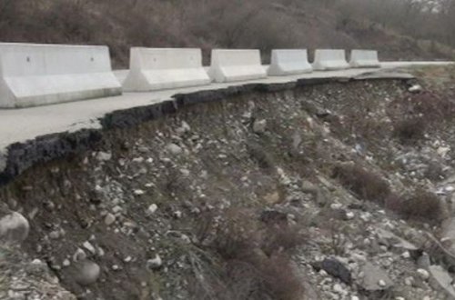 Ağsu dolaylarında sürüşmə aktivləşdi - VİDEO