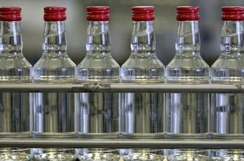 Qanunsuz spirtli içki satan azərbaycanlı məsuliyyətə cəlb olundu