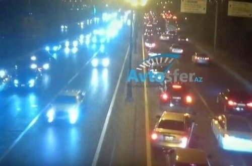 Bakıda zəncirvari qəza kameraya düşdü - ANBAAN VİDEO
