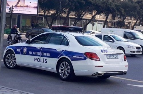 Azərbaycanda yol polisləri artıq yeni geyimdə - VİDEO
