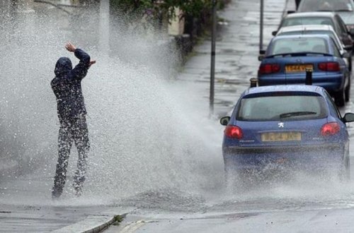 Yol Polisindən yağışlı hava ilə bağlı sürücülərə MÜRACİƏT
