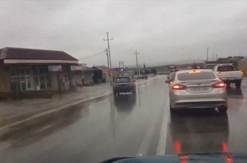 Водитель автомобиля без госномера заставил всех понервничать - ВИДЕО