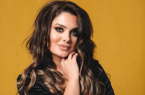 Mina buskalterdə FOTOLAR