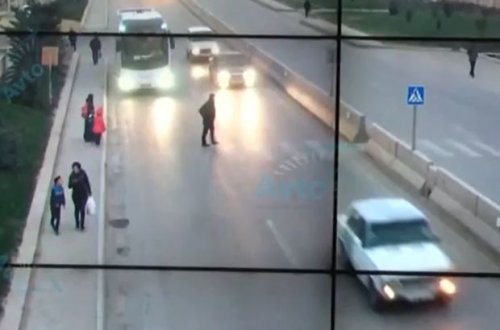 Azərbaycanda ana və uşaq piyada keçidində ölümlə üz-üzə qaldı - ANBAAN VİDEO