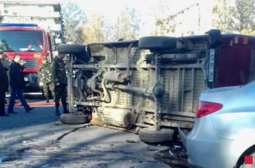 Mingəçevirdə mikroavtobus aşdı: Yaralılar var - FOTO