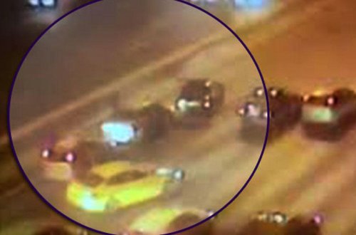 İki avtomobil “Toyota”nı əhatəyə alıb 6,5 milyonu apardılar - VİDEO