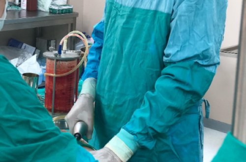 Azərbaycanlı aparıcı təcili əməliyyata götürüldü - Qarnından 5 kilodan çox... - VİDEO