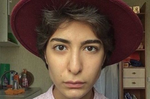 Məni video çəkməyə məcbur etdilər: Rusiyadan Bakıya zorla gətirilən qız anasını ittiham etdi - VİDEO