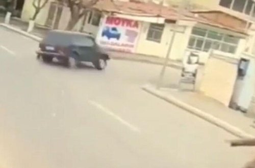 Gəncədə 16 yaşlı sürücünün öldüyü qəzanın VİDEOSU