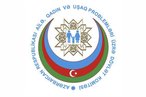 Dövlət Komitəsinin əməkdaşları uşaq evində zorakılığa məruz qalan uşağa baş çəkib